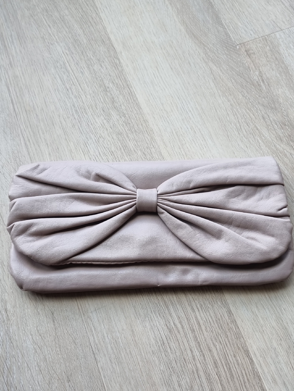 Elegant Bow Accent Women’s Clutch - Light Taupe